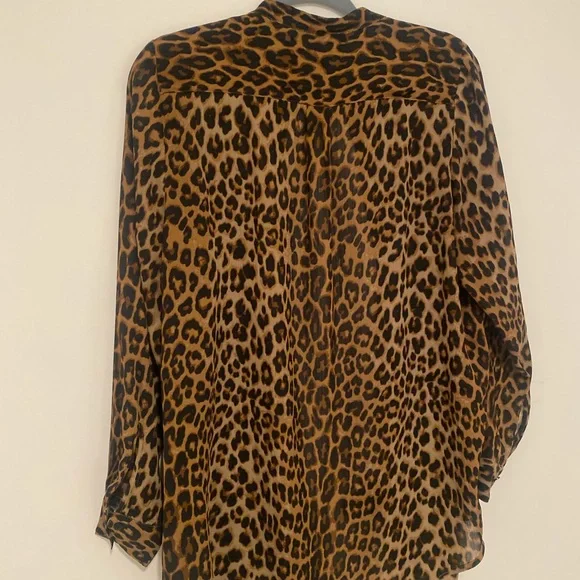 H&M cheetah print button down blouse - Picture 13 of 13